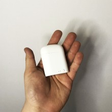 Беспроводные стерео наушники блютуз с микрофоном Levand i7 mini TWS спортивные для телефона планшета ноутбука – Stereo Bluetooth гарнитура с кейсом для зарядки, Белые