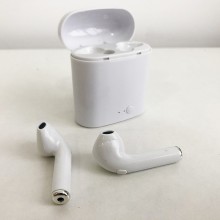 Беспроводные стерео наушники блютуз с микрофоном Levand i7 mini TWS спортивные для телефона планшета ноутбука – Stereo Bluetooth гарнитура с кейсом для зарядки, Белые